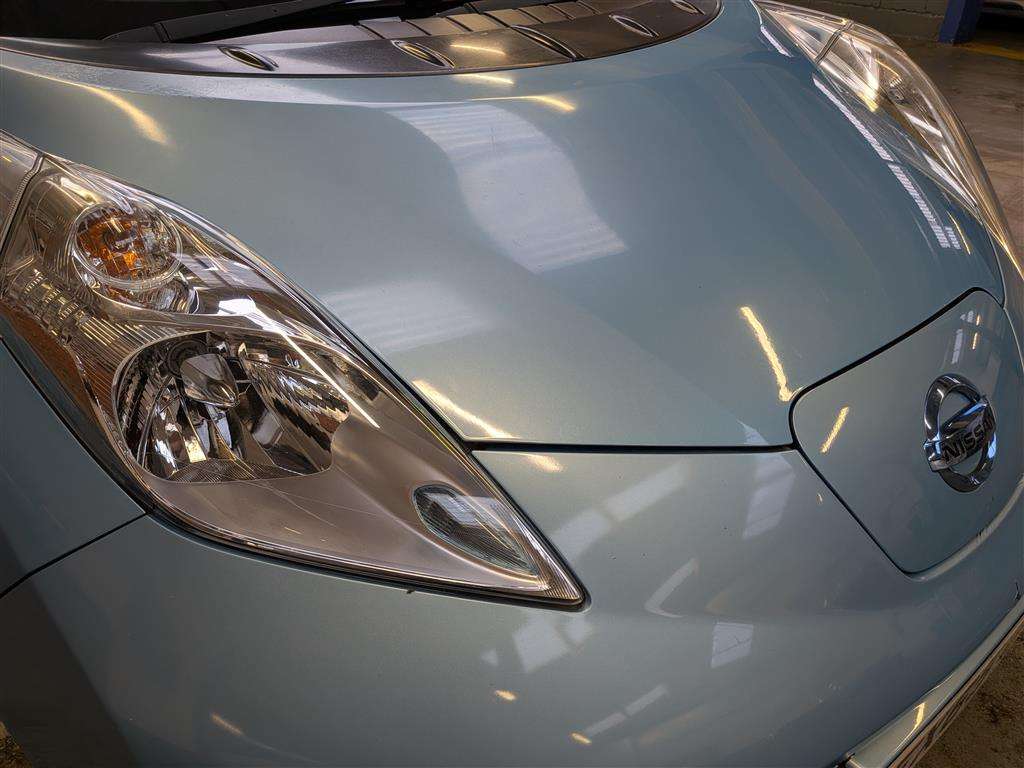 <p>2015 NISSAN LEAF ACENTA</p>