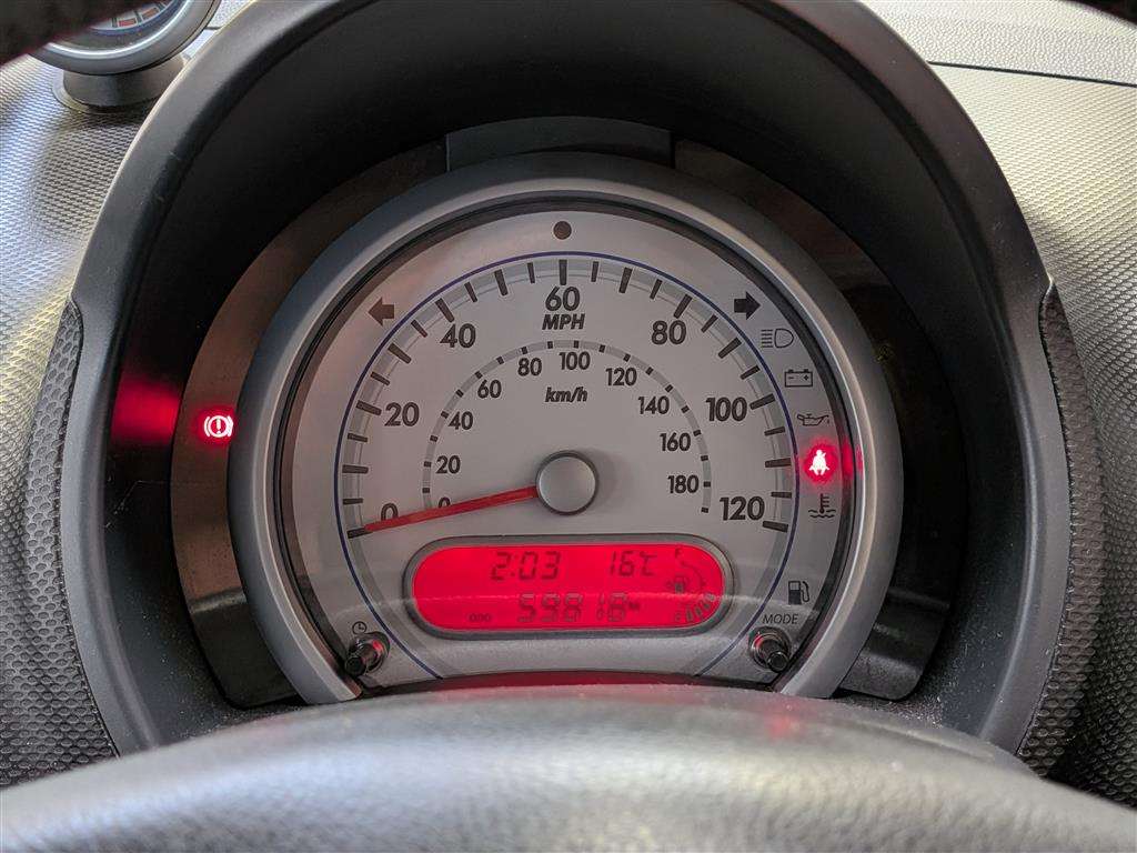 <p>2014 SUZUKI SPLASH SZ2</p>