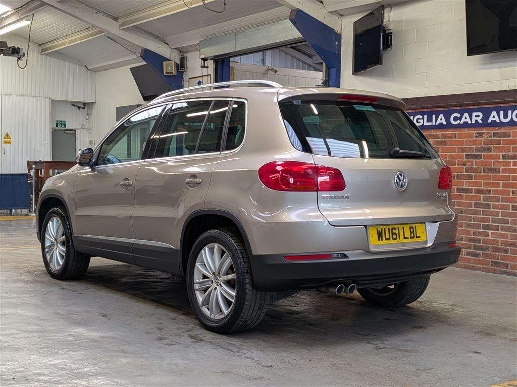 <p>2011 VOLKSWAGEN TIGUAN SPORT TDI 4MOTION</p>