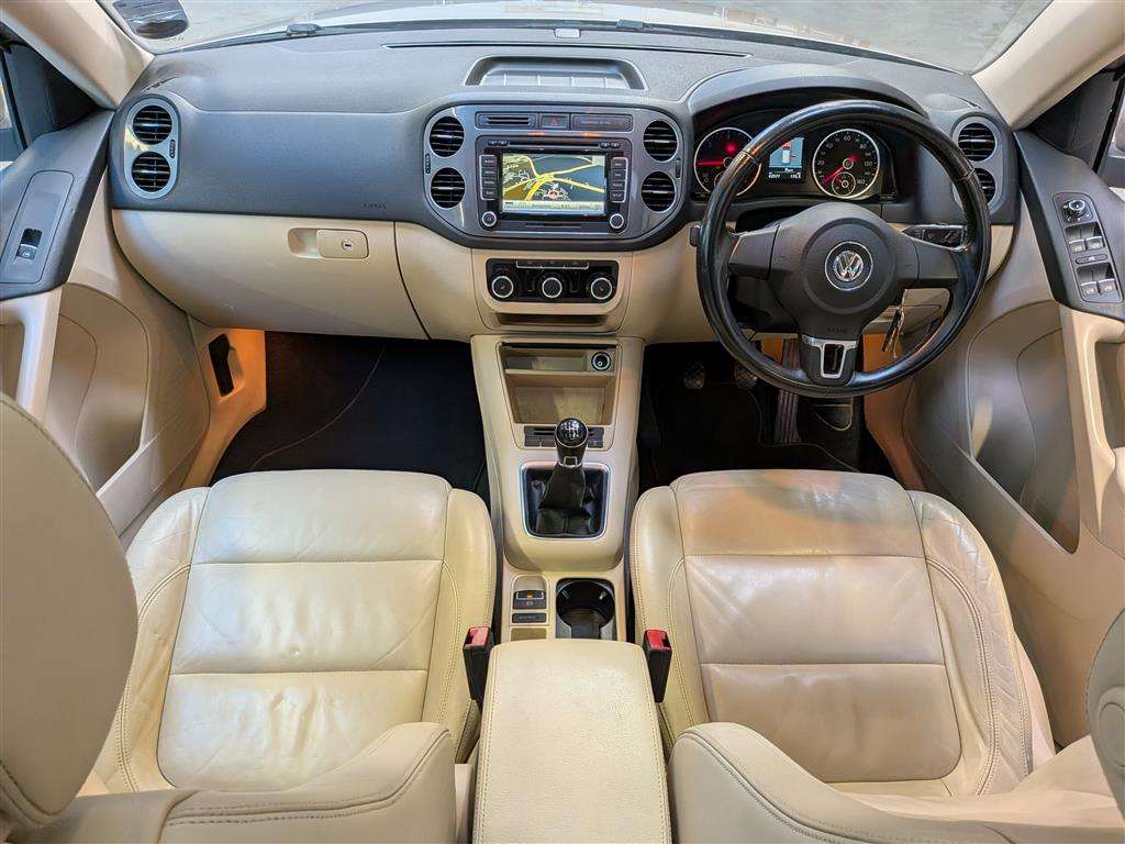 <p>2011 VOLKSWAGEN TIGUAN SPORT TDI 4MOTION</p>