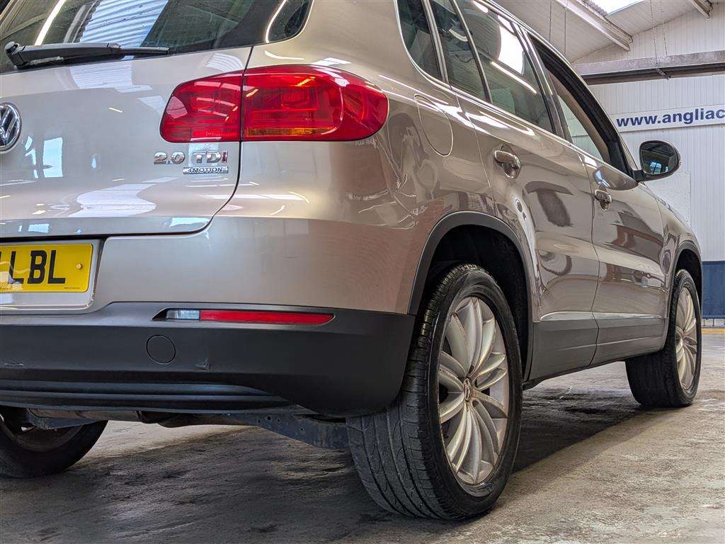 <p>2011 VOLKSWAGEN TIGUAN SPORT TDI 4MOTION</p>