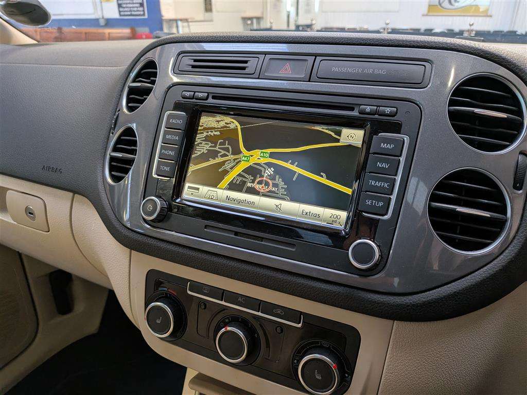 <p>2011 VOLKSWAGEN TIGUAN SPORT TDI 4MOTION</p>