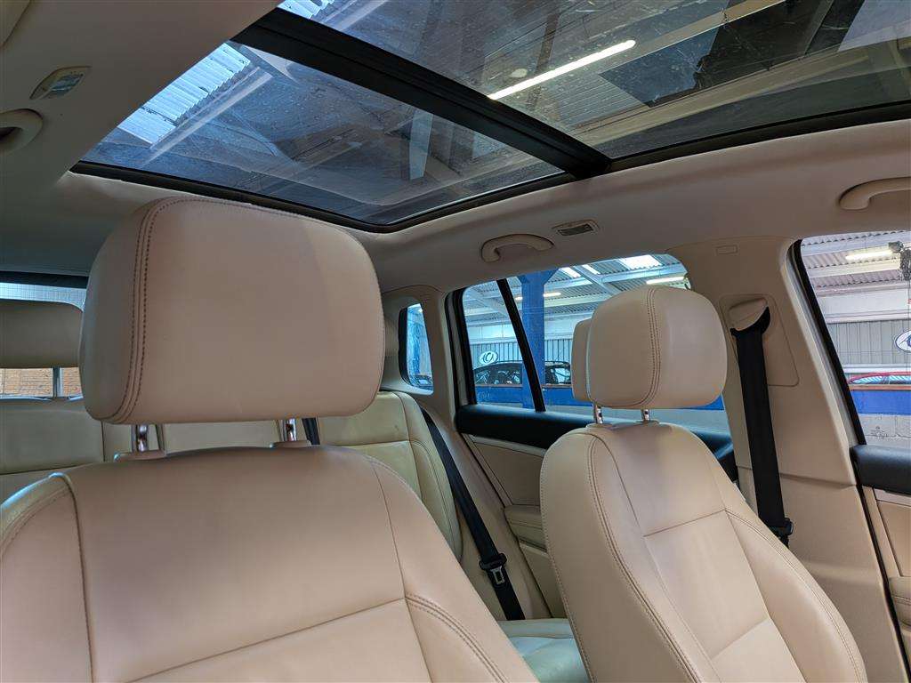 <p>2011 VOLKSWAGEN TIGUAN SPORT TDI 4MOTION</p>