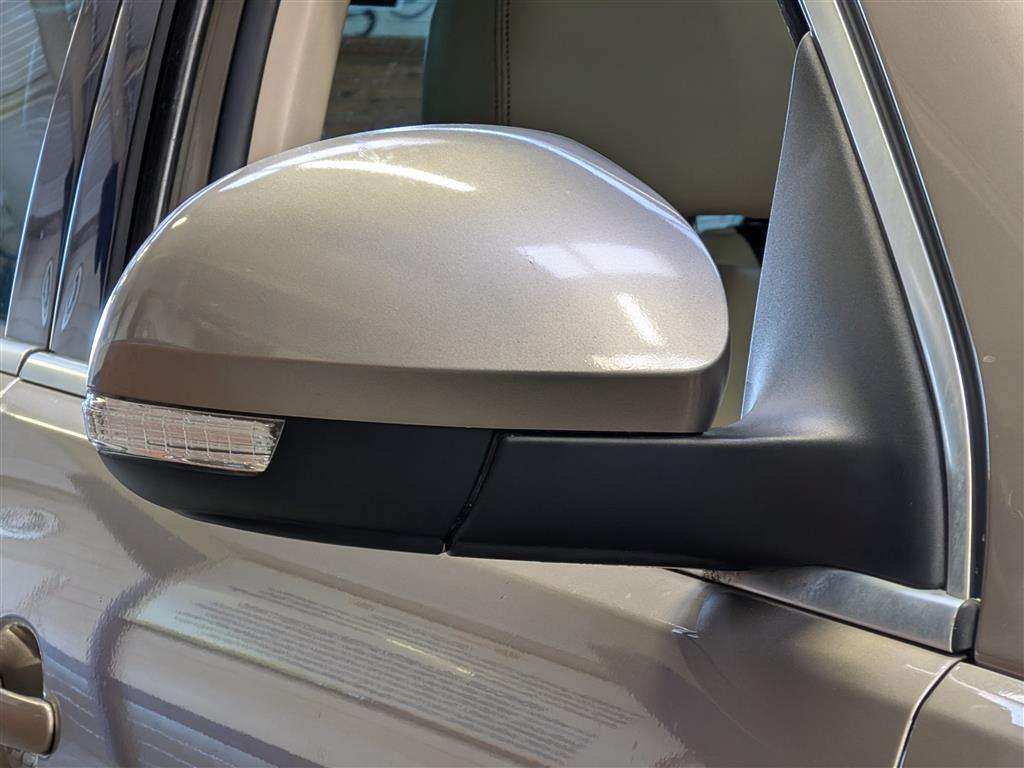 <p>2011 VOLKSWAGEN TIGUAN SPORT TDI 4MOTION</p>