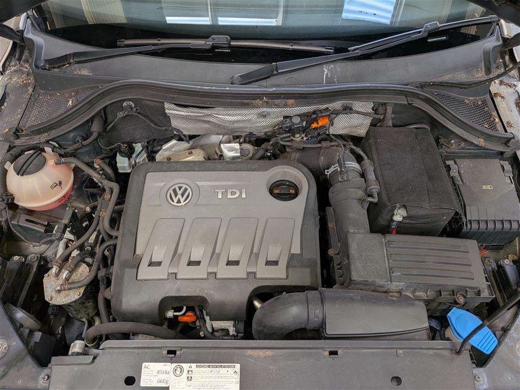 <p>2011 VOLKSWAGEN TIGUAN SPORT TDI 4MOTION</p>