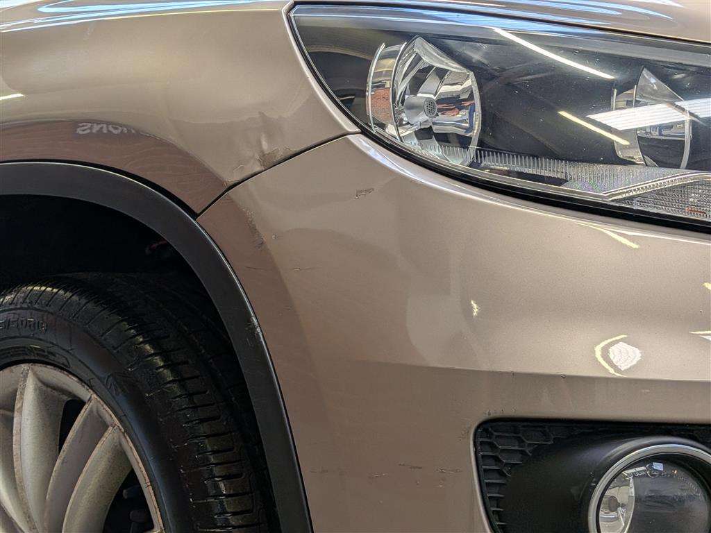 <p>2011 VOLKSWAGEN TIGUAN SPORT TDI 4MOTION</p>