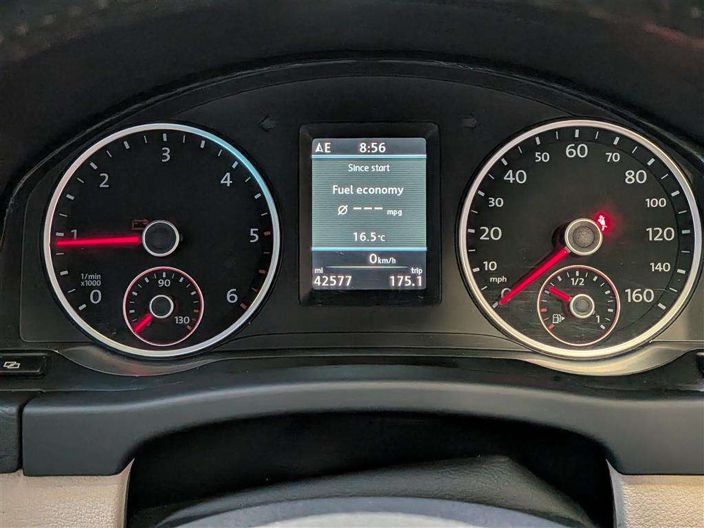<p>2011 VOLKSWAGEN TIGUAN SPORT TDI 4MOTION</p>