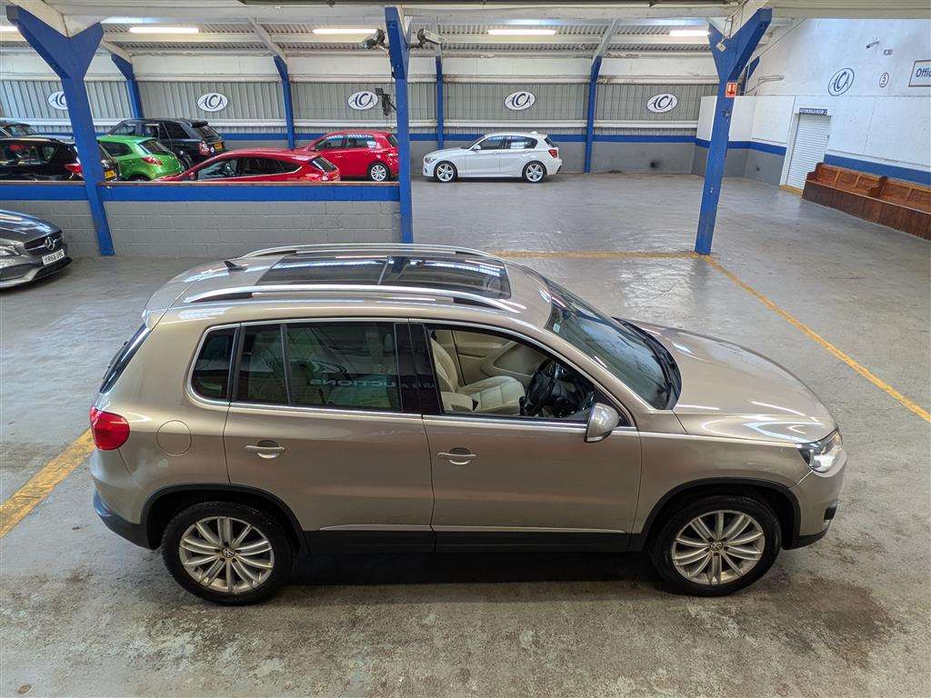 <p>2011 VOLKSWAGEN TIGUAN SPORT TDI 4MOTION</p>
