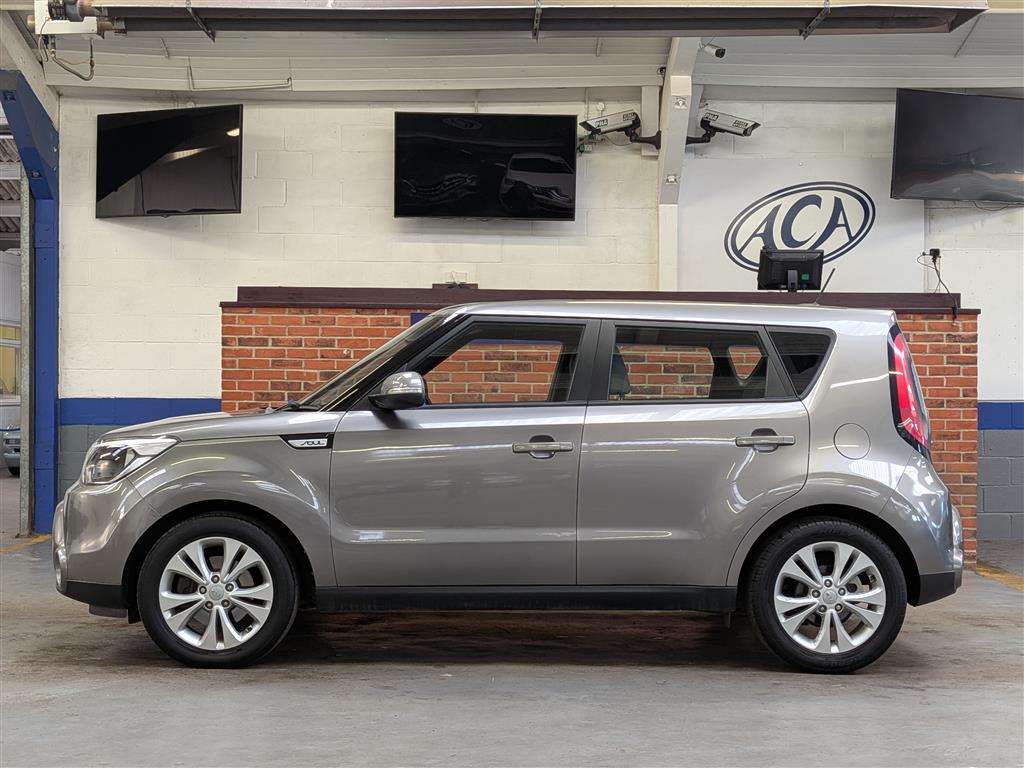 <p>2015 KIA SOUL CONNECT +</p>