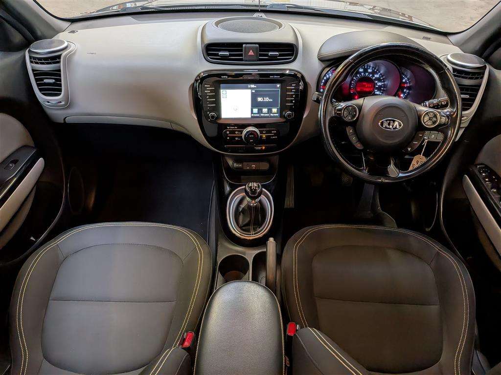 <p>2015 KIA SOUL CONNECT +</p>