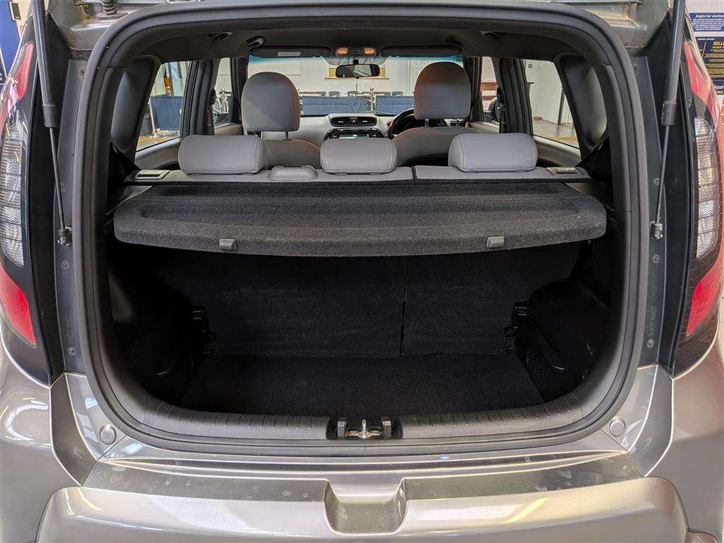 <p>2015 KIA SOUL CONNECT +</p>