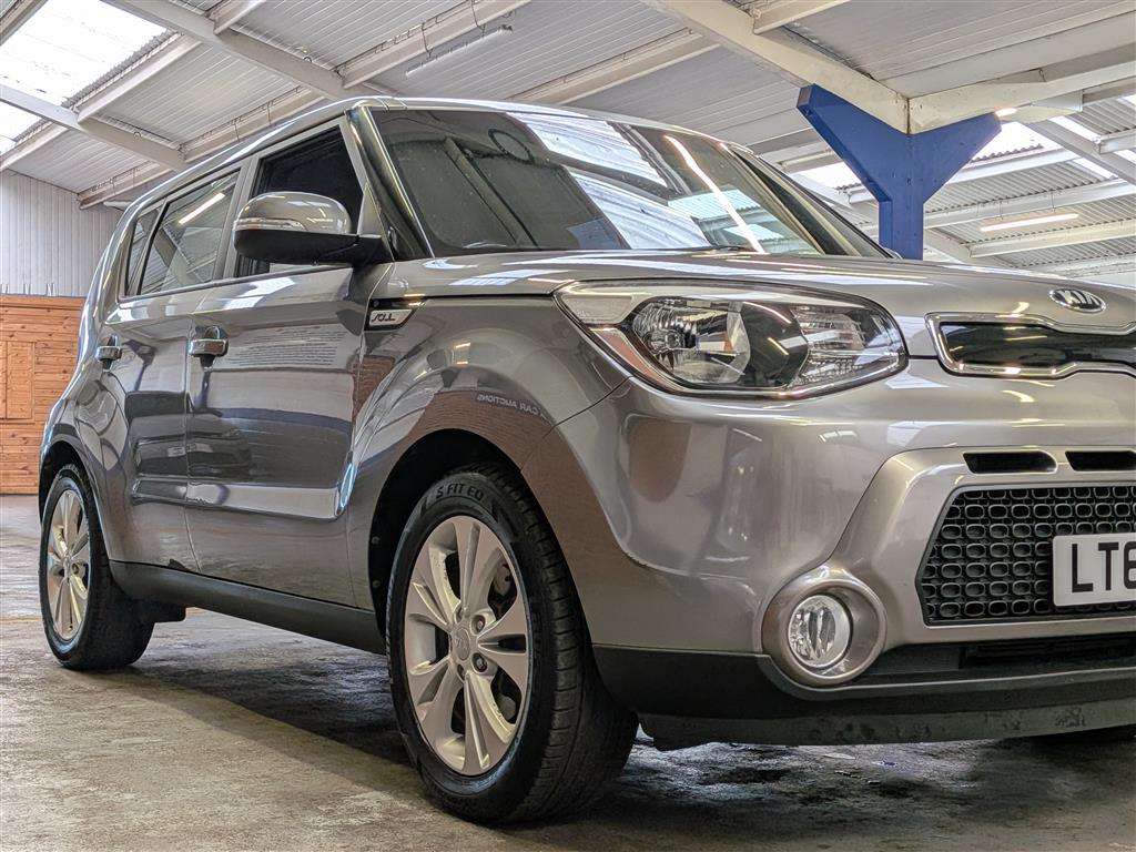 <p>2015 KIA SOUL CONNECT +</p>