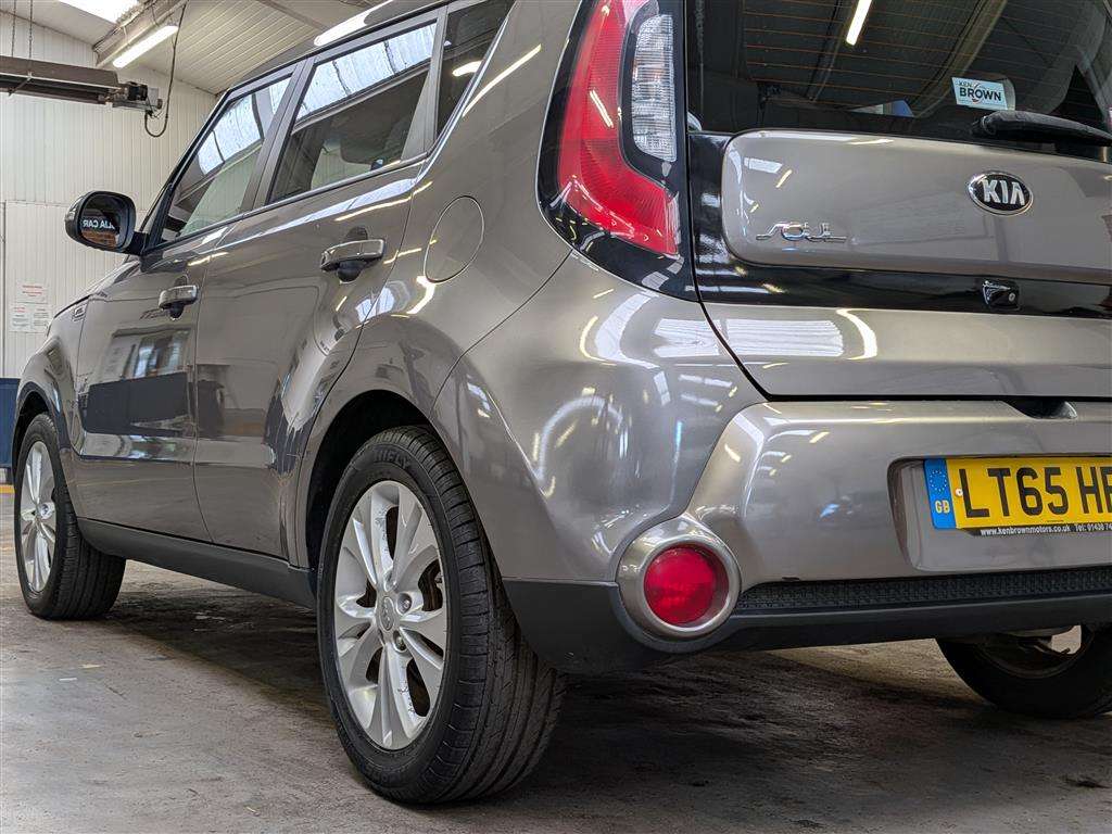 <p>2015 KIA SOUL CONNECT +</p>