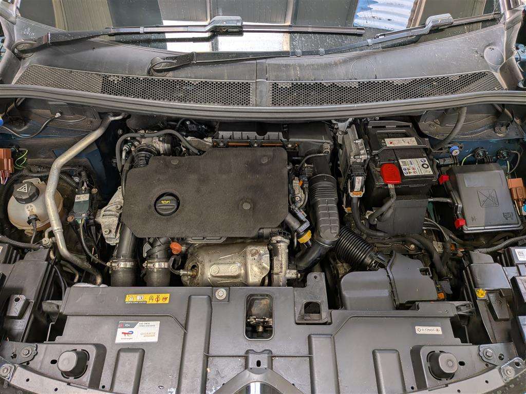 <p>2021 CITROEN C5 AIRCROSS SHINE BLUEHDI</p>