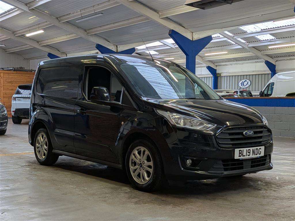 <p>2019 FORD TRANSIT CONNECT 200 LTD T</p>
