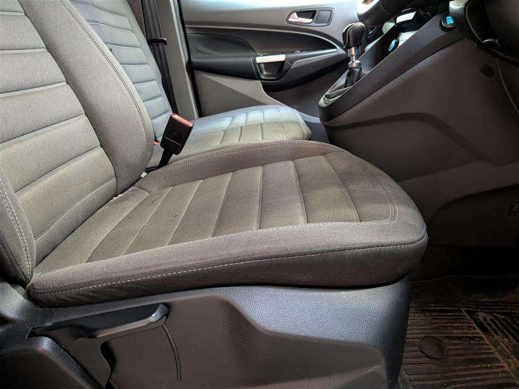<p>2019 FORD TRANSIT CONNECT 200 LTD T</p>