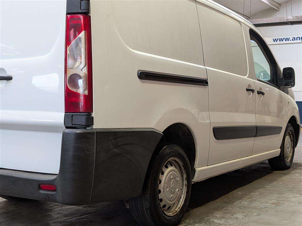 <p>2015 TOYOTA PROACE 1200 L2H1 HDI</p>