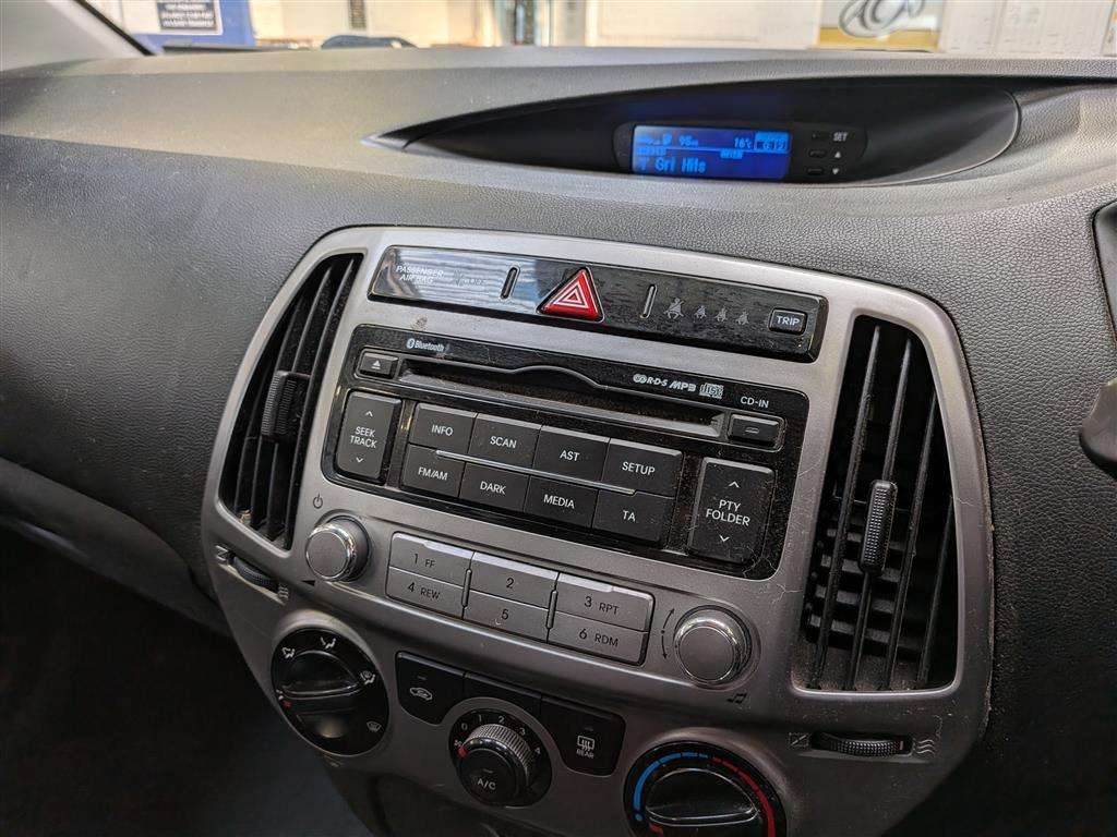 <p>2012 HYUNDAI I20 ACTIVE</p>