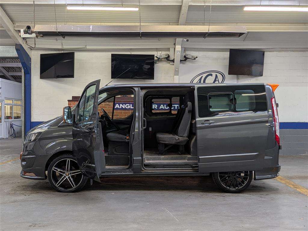 <p>2015 FORD TRANSIT CUSTOM 270 ECO-TE</p>