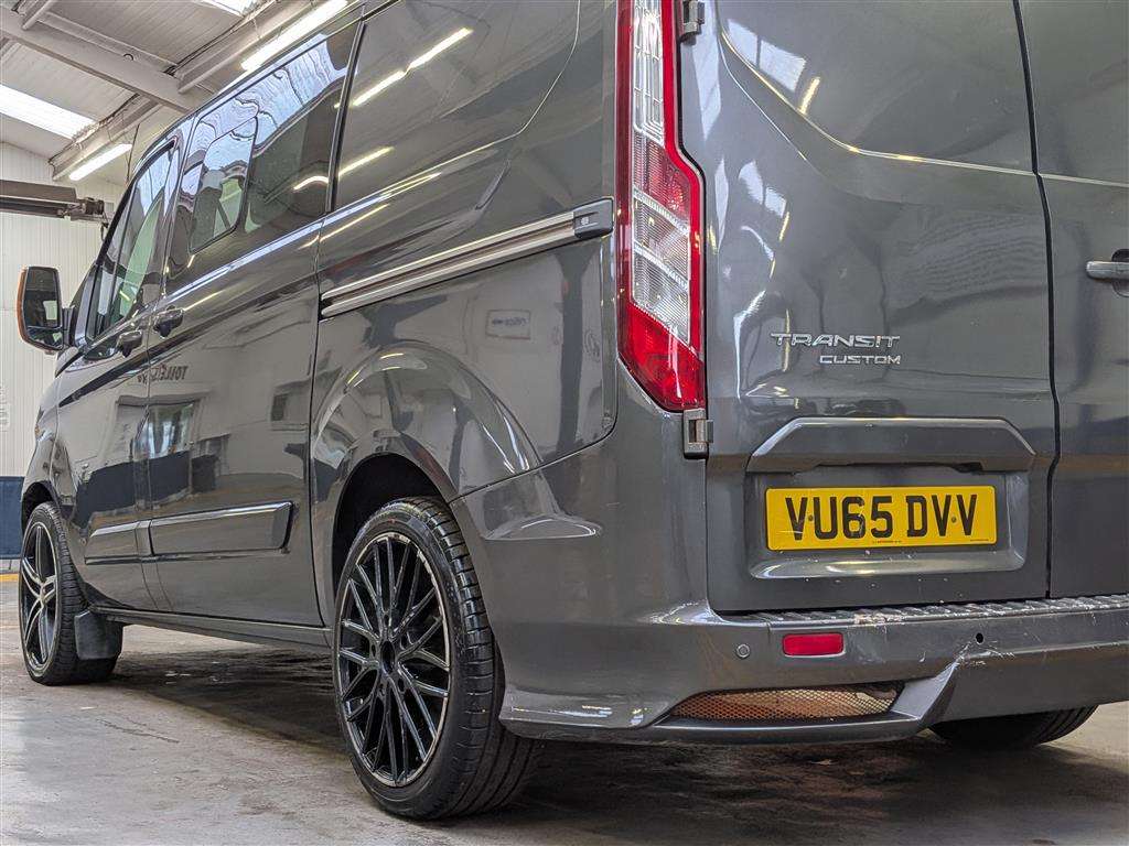 <p>2015 FORD TRANSIT CUSTOM 270 ECO-TE</p>