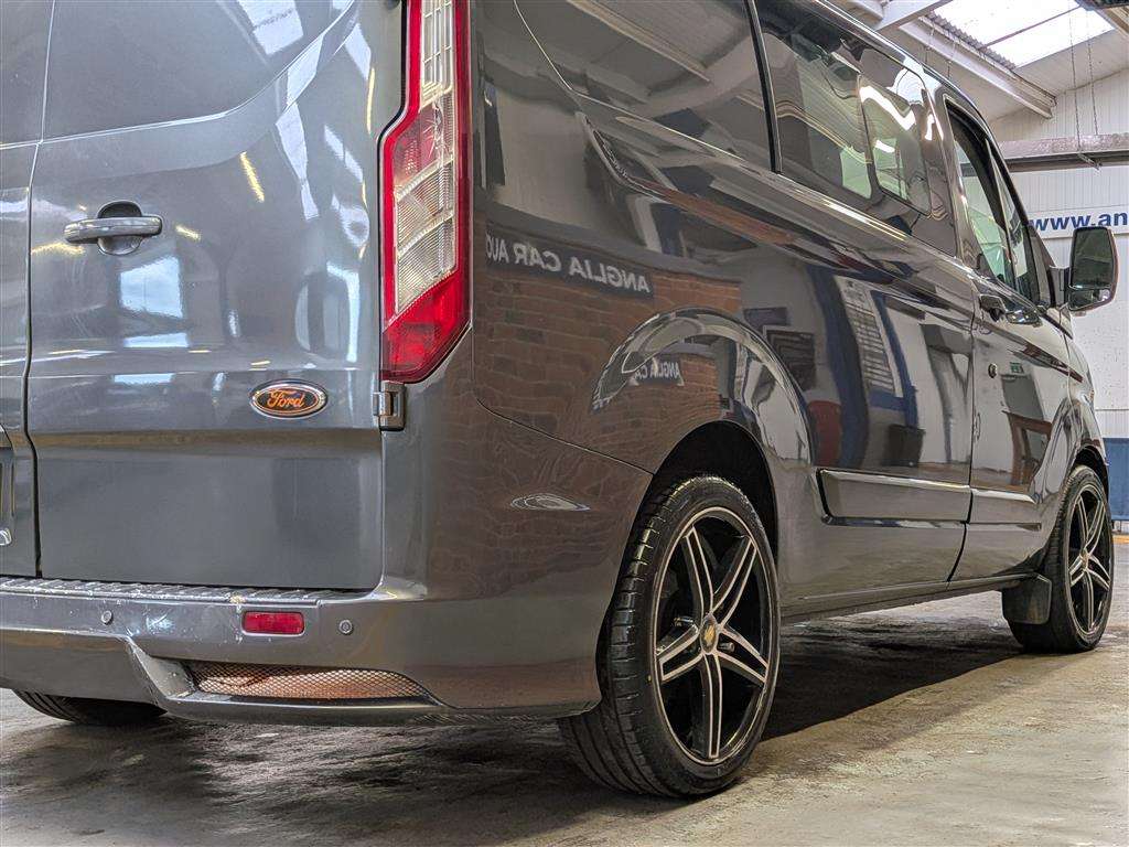 <p>2015 FORD TRANSIT CUSTOM 270 ECO-TE</p>