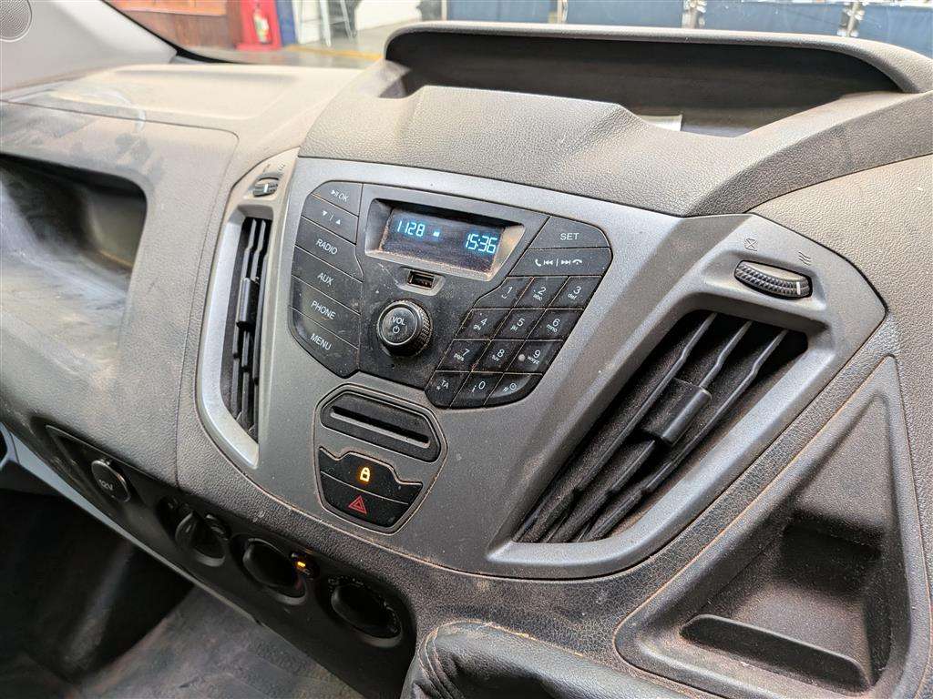 <p>2015 FORD TRANSIT CUSTOM 270 ECO-TE</p>