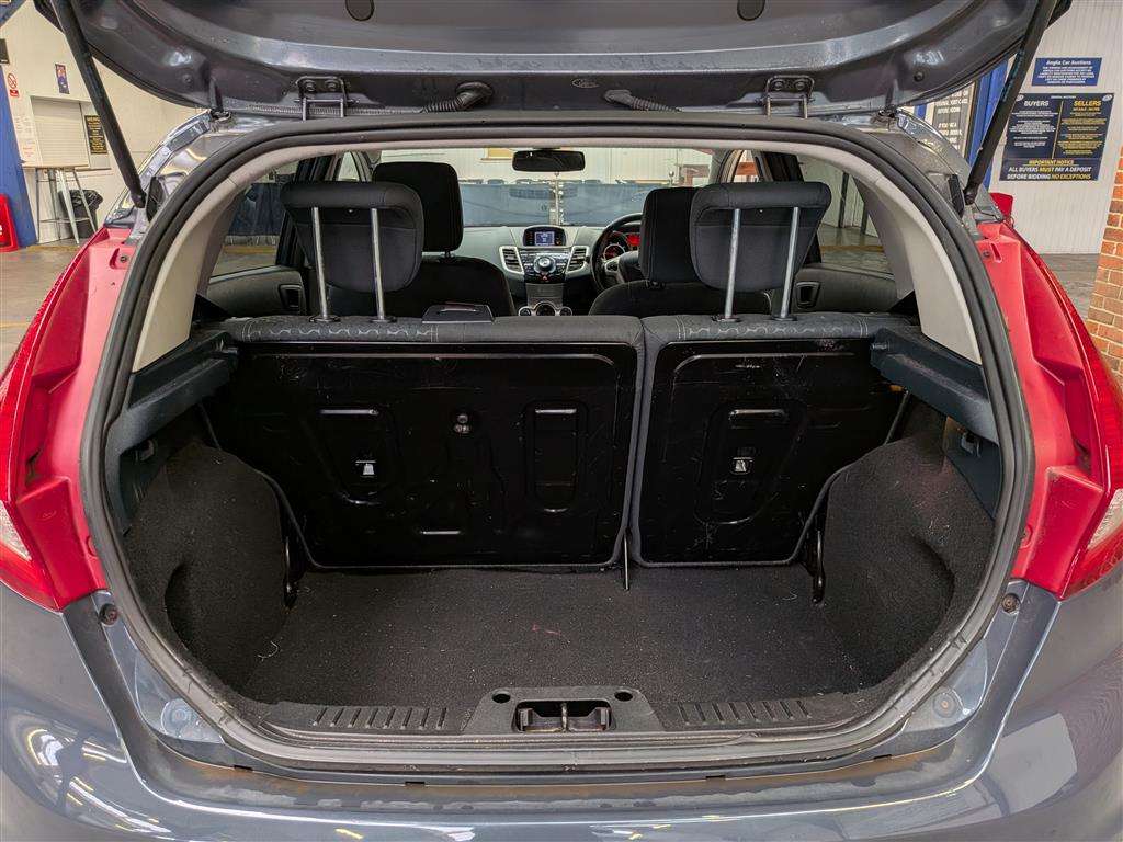 <p>2011 FORD FIESTA TITANIUM AUTO</p>