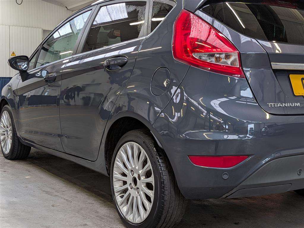 <p>2011 FORD FIESTA TITANIUM AUTO</p>