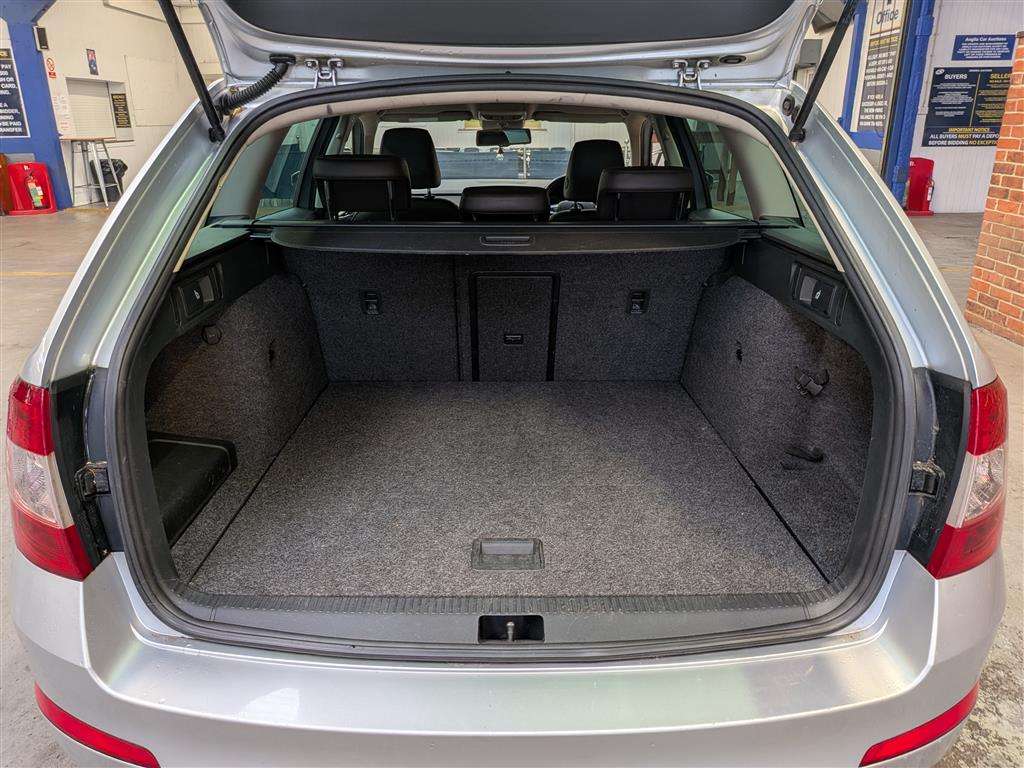 <p>2014 SKODA OCTAVIA LAURIN&KLEM TDI C</p>