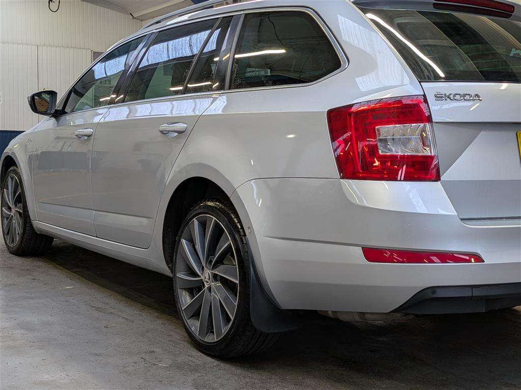 <p>2014 SKODA OCTAVIA LAURIN&KLEM TDI C</p>