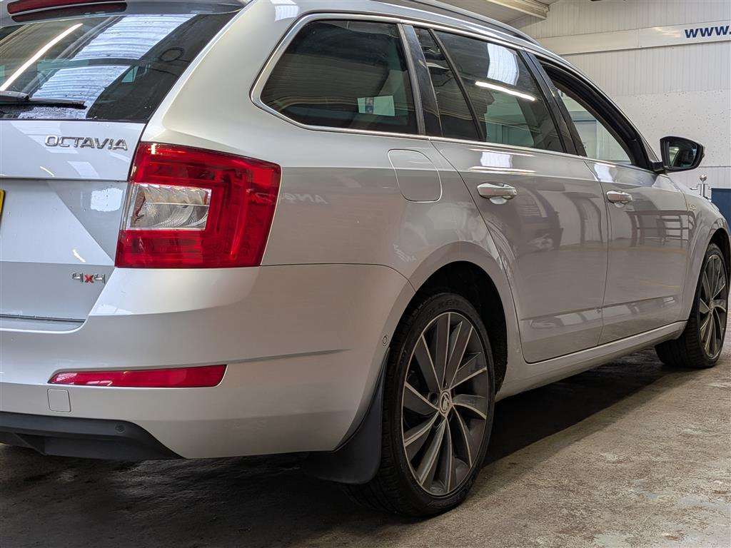 <p>2014 SKODA OCTAVIA LAURIN&KLEM TDI C</p>