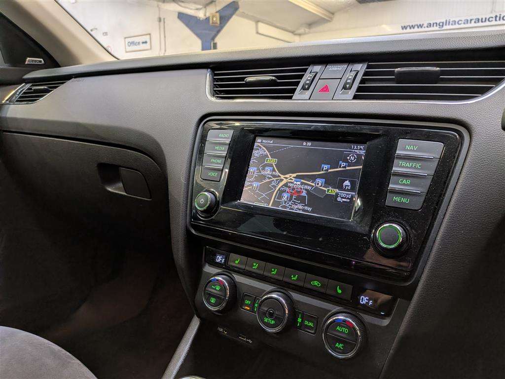 <p>2014 SKODA OCTAVIA LAURIN&KLEM TDI C</p>