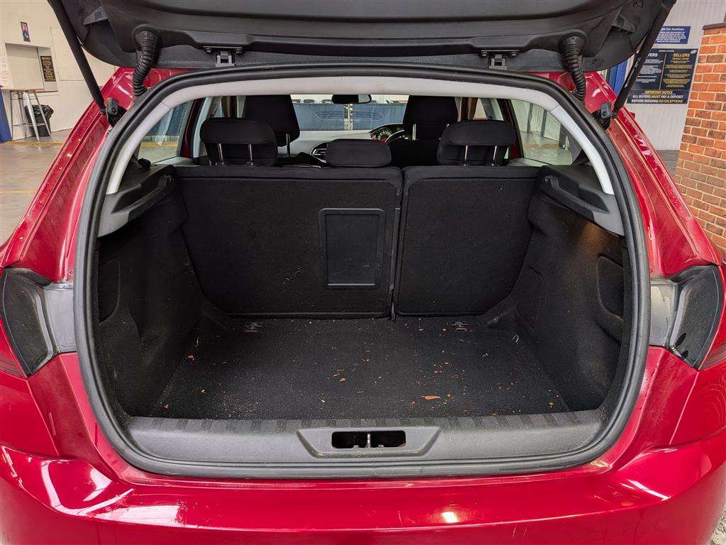 <p>2014 PEUGEOT 308 ALLURE E-HDI</p>