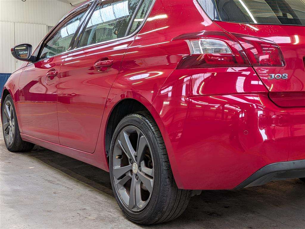 <p>2014 PEUGEOT 308 ALLURE E-HDI</p>