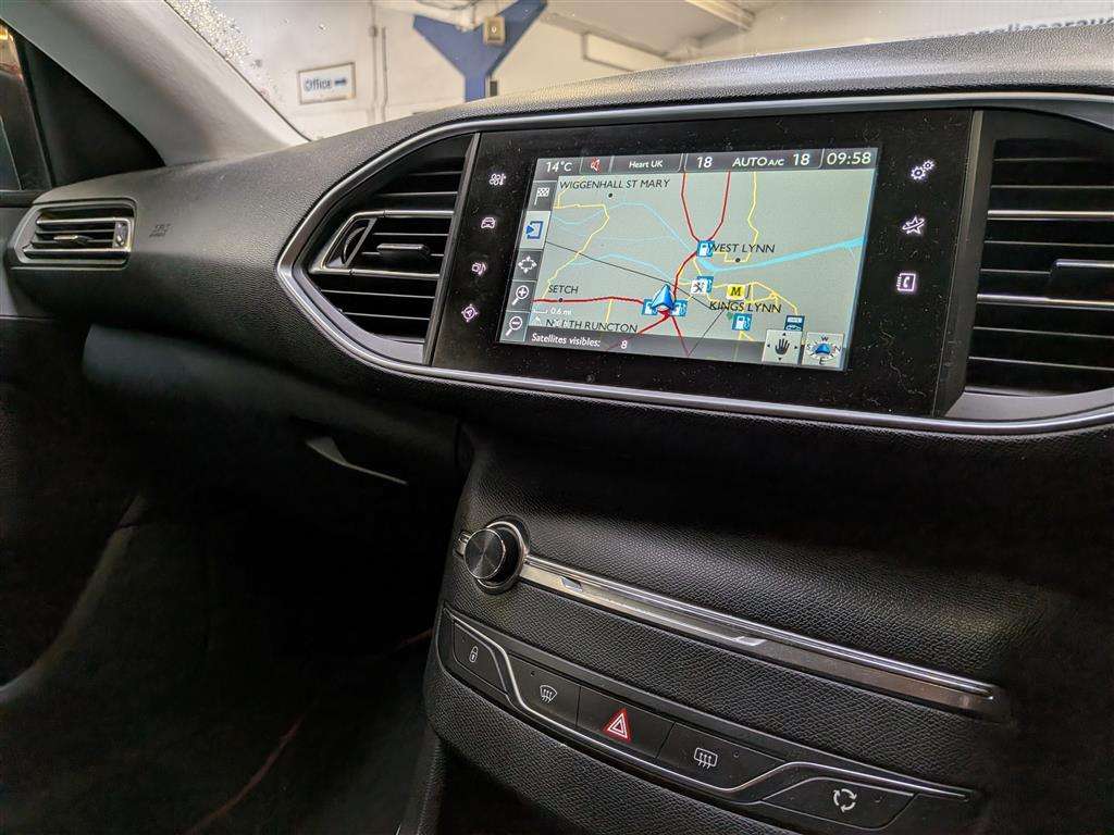 <p>2014 PEUGEOT 308 ALLURE E-HDI</p>