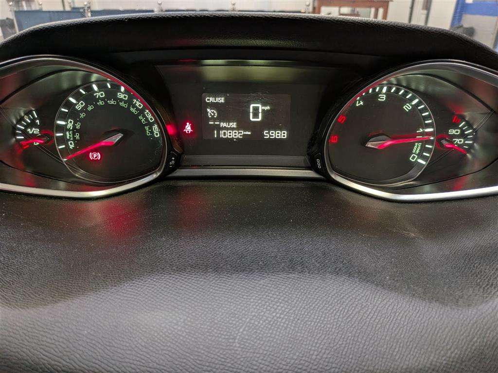 <p>2014 PEUGEOT 308 ALLURE E-HDI</p>