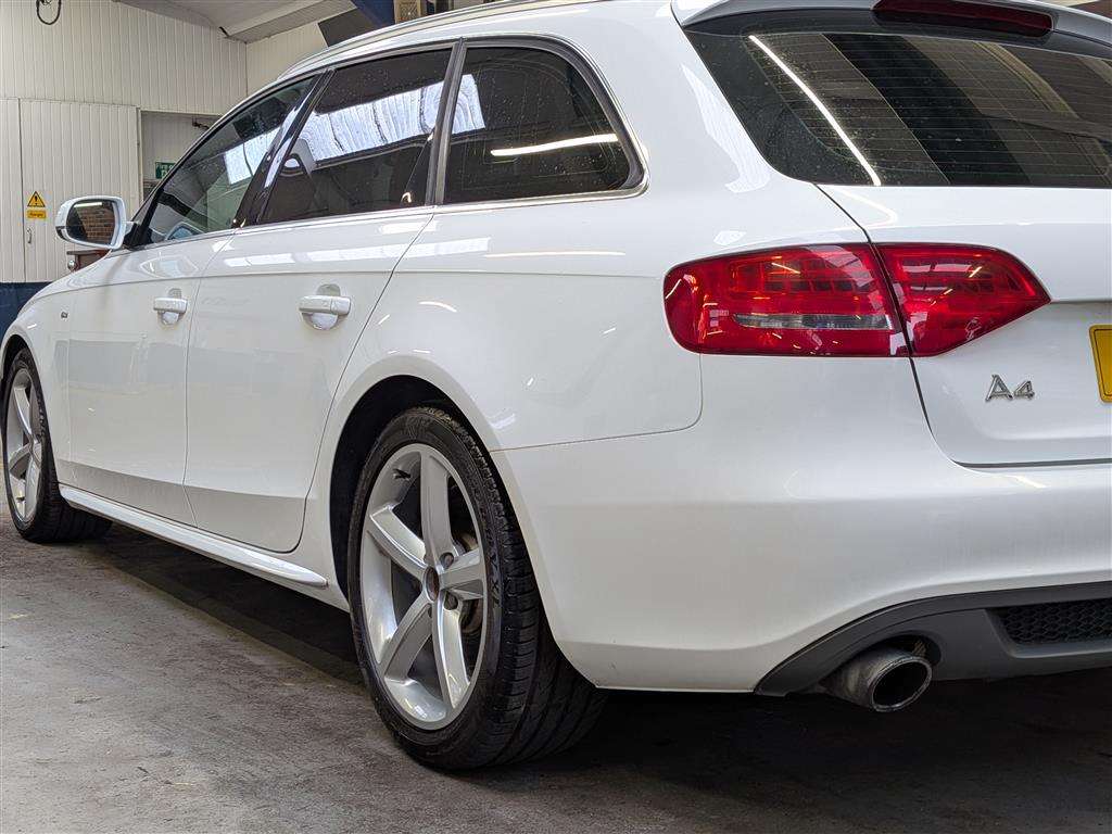 <p>2011 AUDI A4 S LINE T FSI QUATTRO A</p>