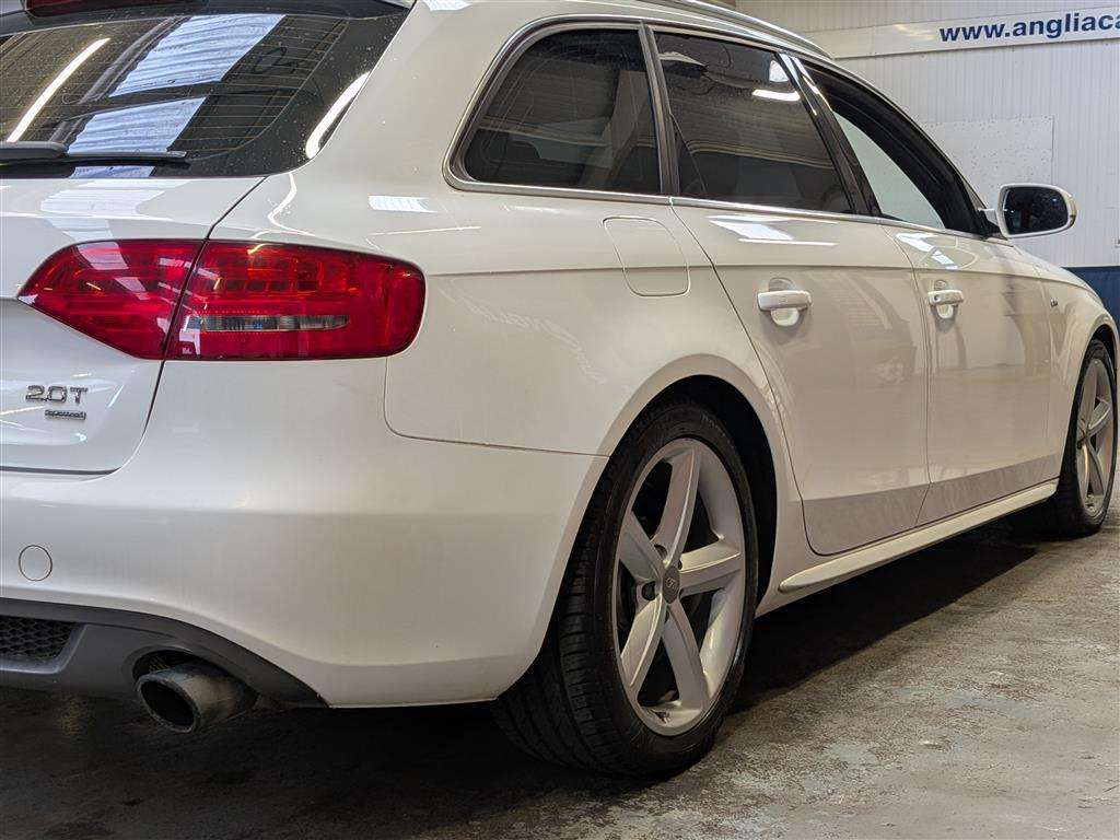 <p>2011 AUDI A4 S LINE T FSI QUATTRO A</p>