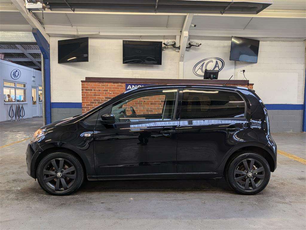 <p>2014 SKODA CITIGO BLACK EDITION</p>