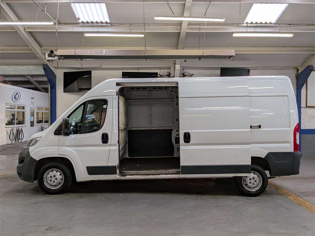 <p>2018 CITROEN RELAY 35 L3H2 EPRISE BLUE</p>