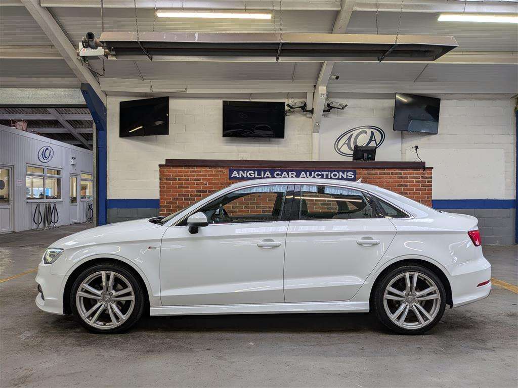 <p>2016 AUDI A3 SPORT NAV TDI QUATTRO</p>