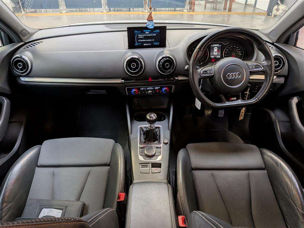 <p>2016 AUDI A3 SPORT NAV TDI QUATTRO</p>