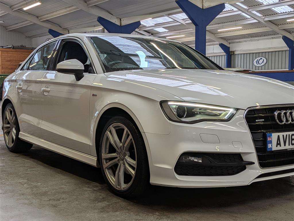 <p>2016 AUDI A3 SPORT NAV TDI QUATTRO</p>
