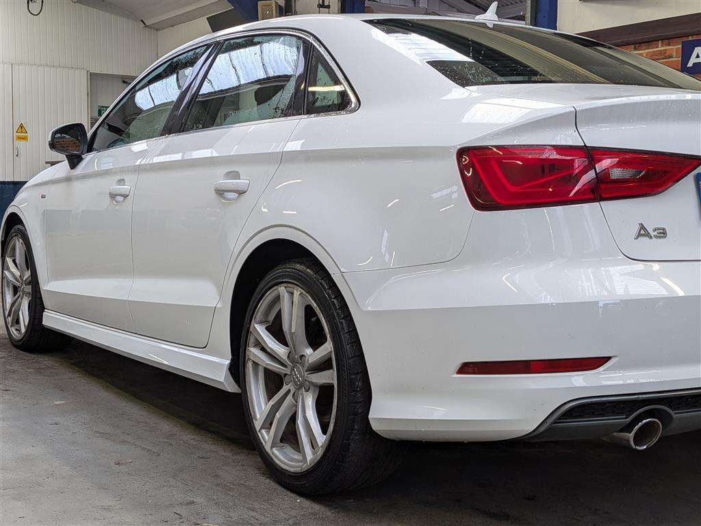 <p>2016 AUDI A3 SPORT NAV TDI QUATTRO</p>