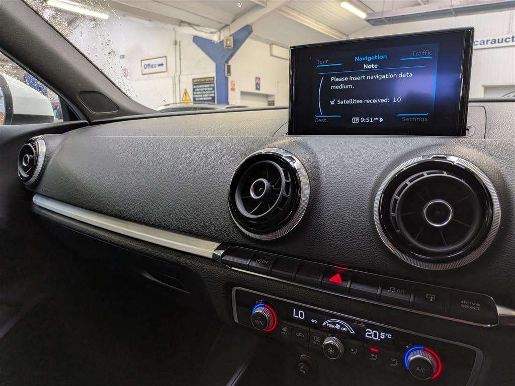 <p>2016 AUDI A3 SPORT NAV TDI QUATTRO</p>