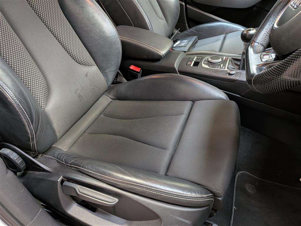 <p>2016 AUDI A3 SPORT NAV TDI QUATTRO</p>