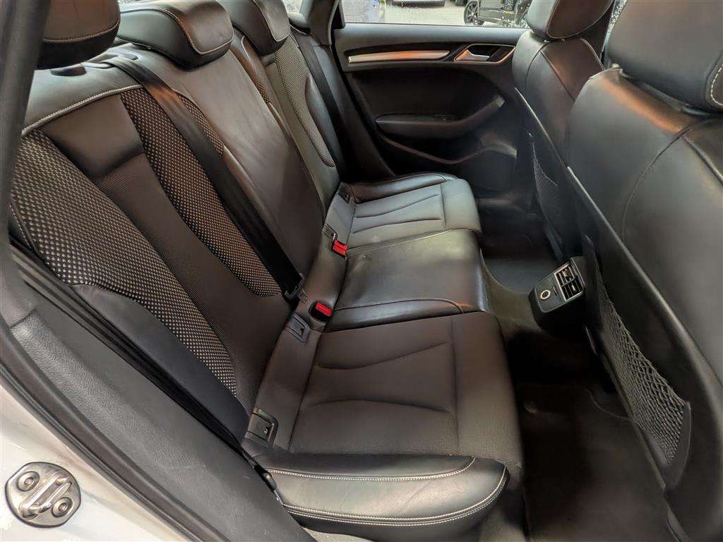 <p>2016 AUDI A3 SPORT NAV TDI QUATTRO</p>