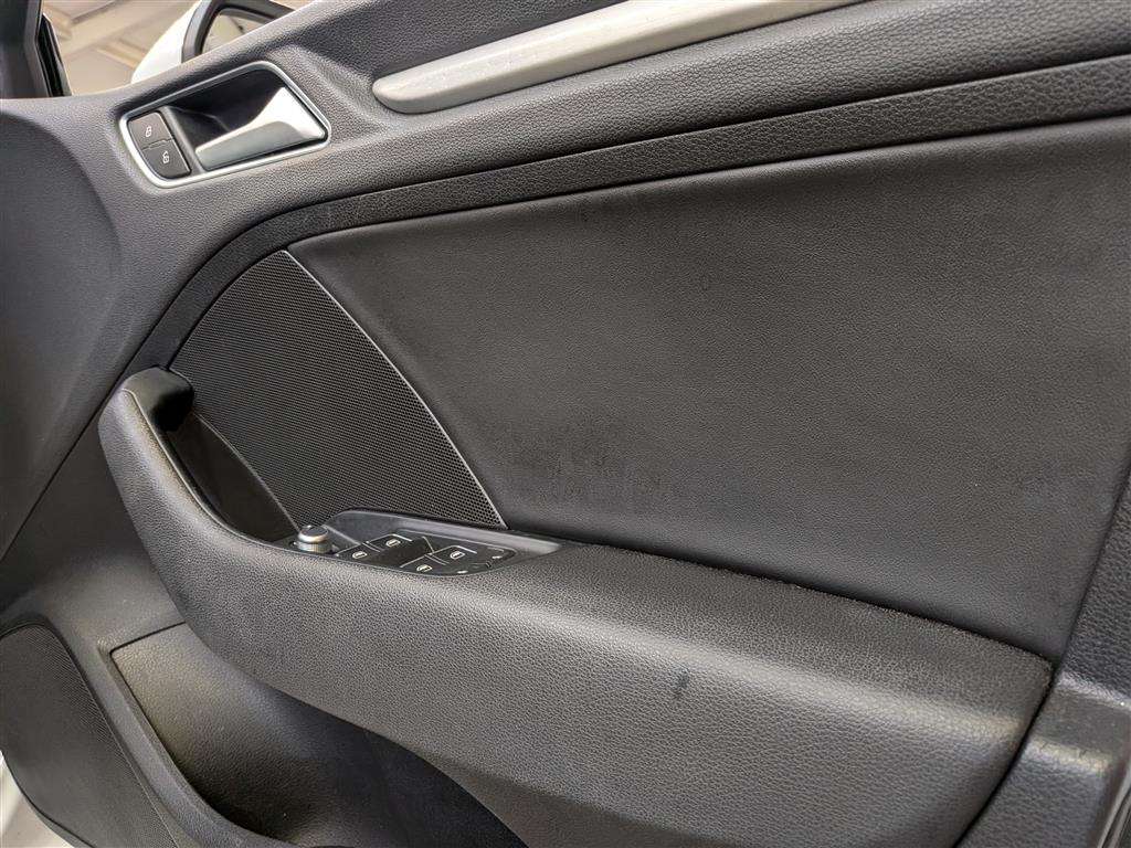 <p>2016 AUDI A3 SPORT NAV TDI QUATTRO</p>