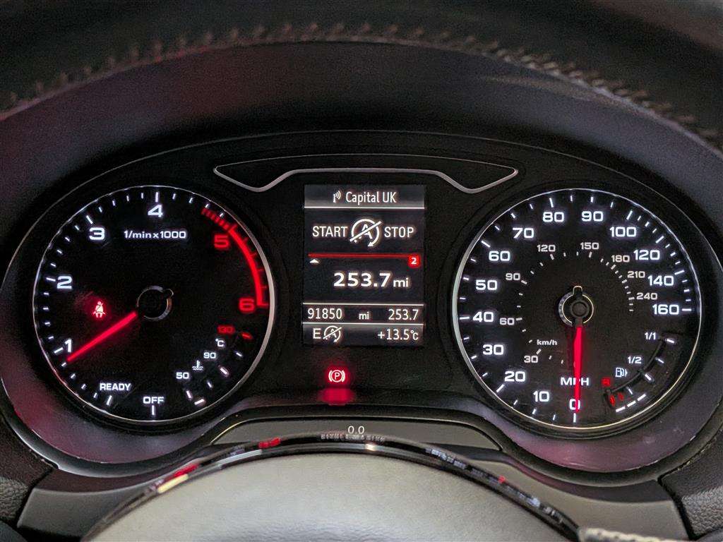 <p>2016 AUDI A3 SPORT NAV TDI QUATTRO</p>