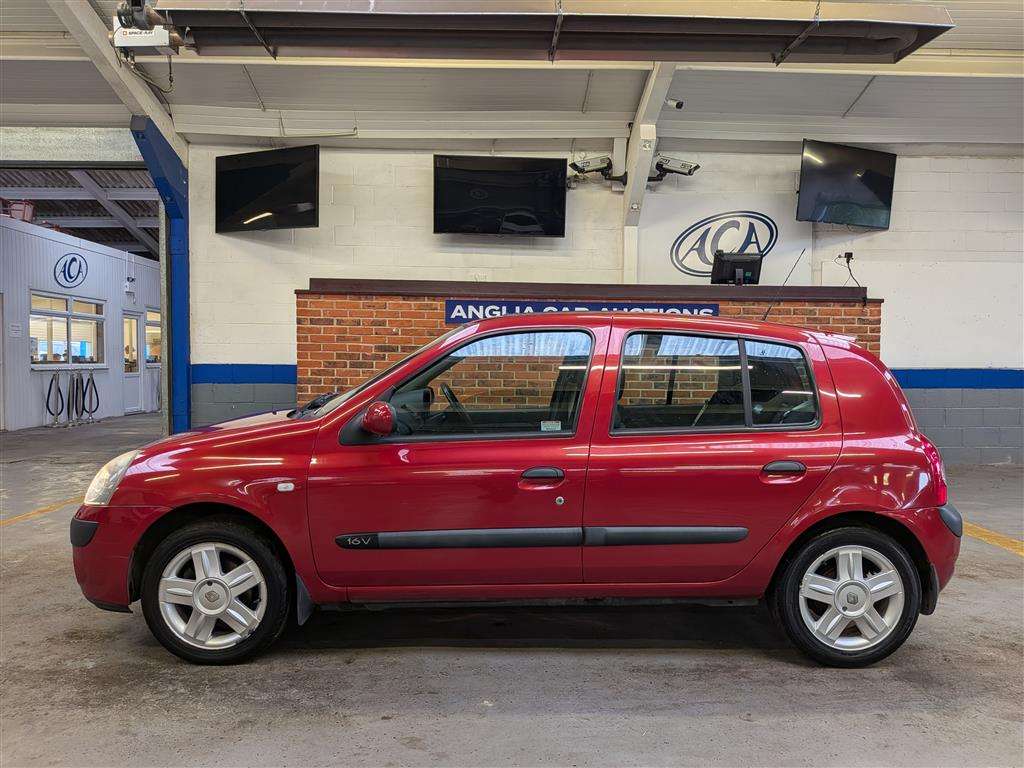 <p>2004 RENAULT CLIO DYNAMIQUE 16V</p>